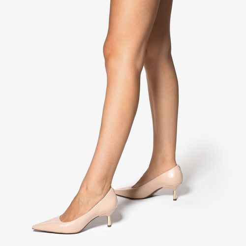 Scarpin Nude Salto Fino Baixo Couro
