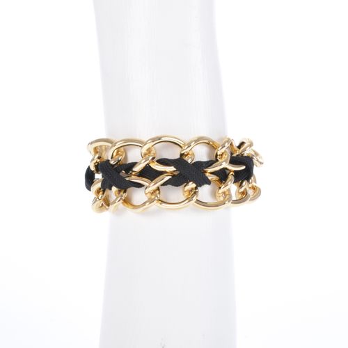Pulseira Corrente Dourada Tecido Preto