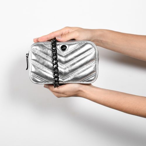 Belt Bag Metalizada Prata Matelassê Couro
