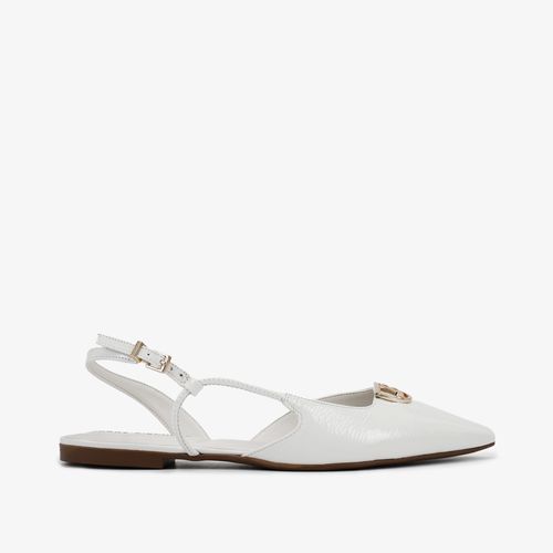 Slingback Branco Salto Baixo Bico Fino Couro Brilhoso