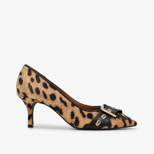 Scarpin Animal Print Onça Salto Fino Médio Couro