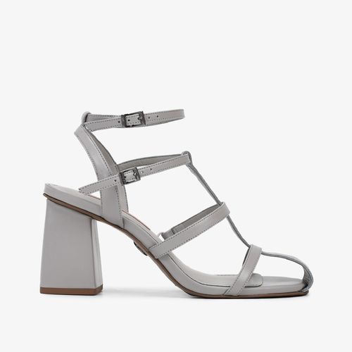 Sandália Cinza Alasca Salto Bloco Couro