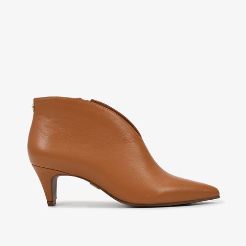 Bota Bico Fino Caramelo Licor Couro