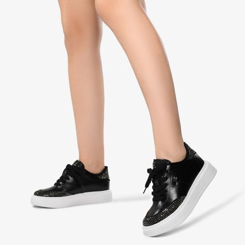 Tênis Preto Tachas Couro JB