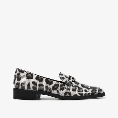 Loafer Onça Preto E Branco Couro