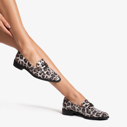 Loafer Onça Preto E Branco Couro