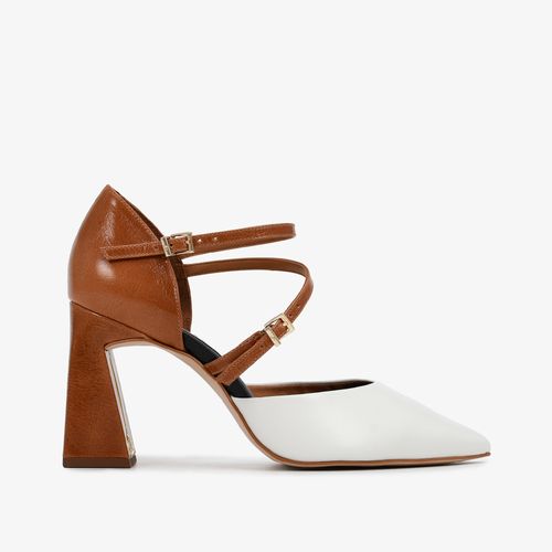 Scarpin Branco Marrom Bico Fino Couro Caseinado