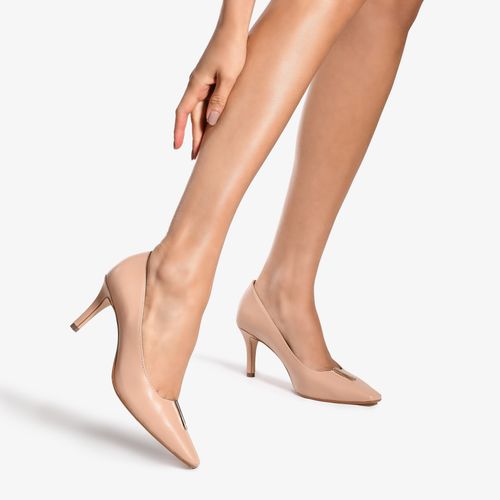 Scarpin Nude Salto Fino Couro