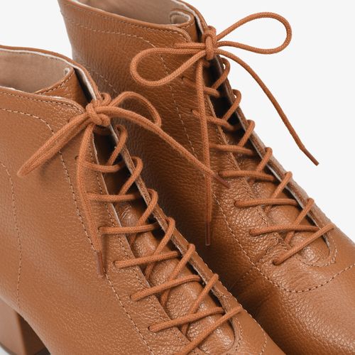 Bota Marrom Caramelo Salto Bloco Couro