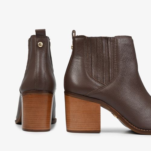 Bota Marrom Salto Bloco Couro