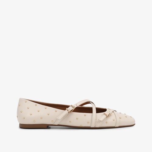 Sapatilha Tachas Off White Couro