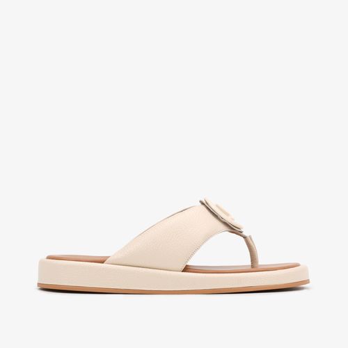 Chinelo Flat Off White Couro