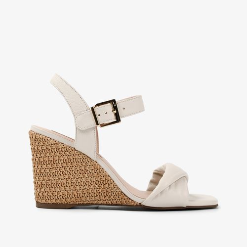 Sandália Anabela Off White Ráfia Couro