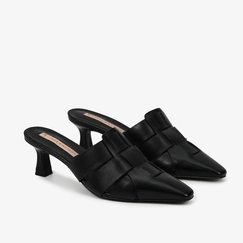 Mule Preto Bico Fino Couro