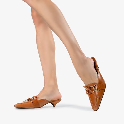 Mule Caramelo Tanino Couro Caseinado