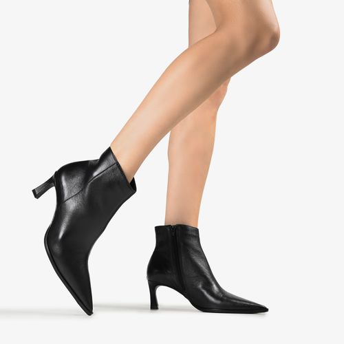 Bota Cano Baixo Preto Couro